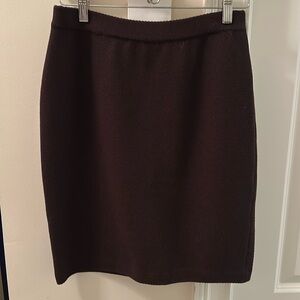 St john burgandy knit skirt, size 6